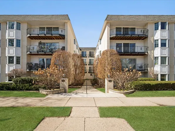 715 Ridge Rd #1BN, Wilmette, IL 60091