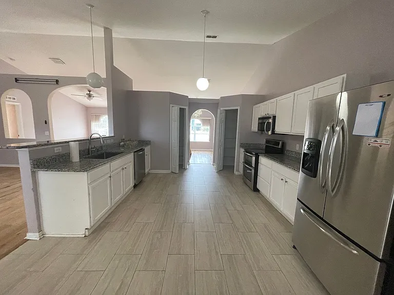 4535 SW 42nd St — Photo 6