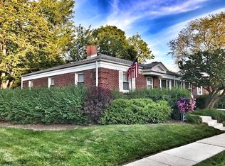 1143 Deerfield Rd, Deerfield, IL 60015