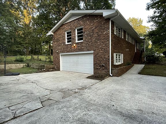 4th image of 2112 Kilburn Rd