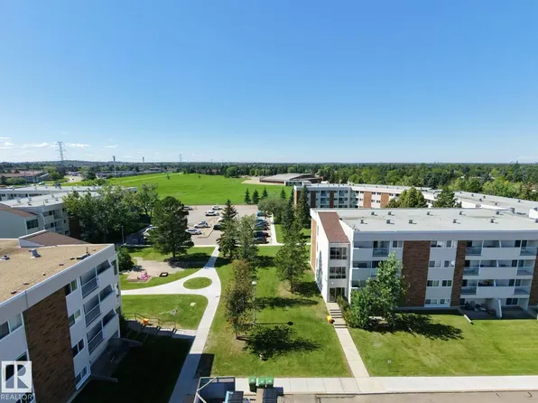 11245 31st Ave NW #39, Edmonton, AB T6J 3V5