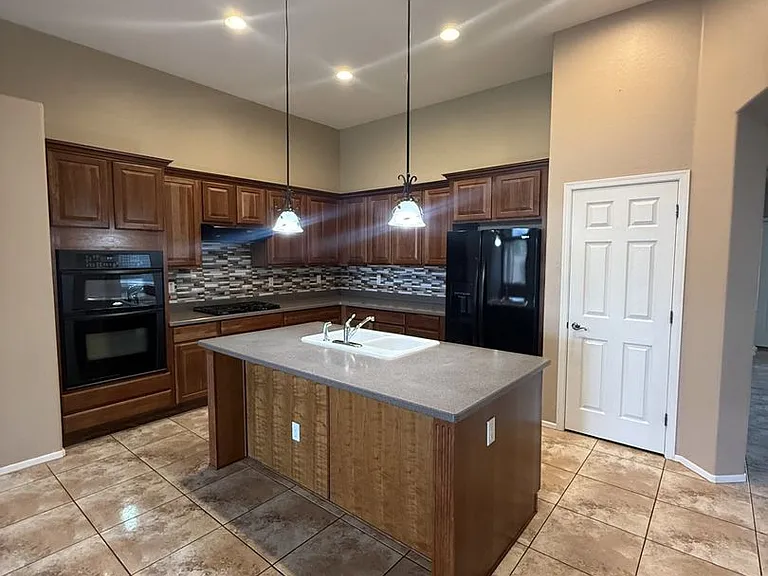 22165 N Celtic Ave — Photo 5