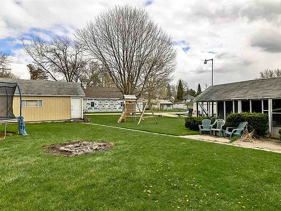 3rd image of 213 N Pecatonica St