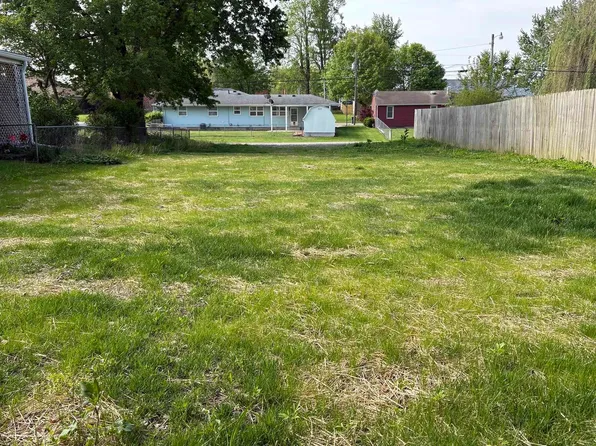 1701 E Clinton St, Frankfort, IN 46041