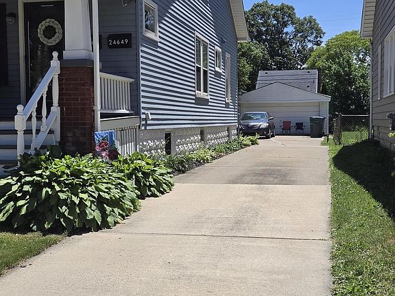 2nd image of 24647 Dunning St