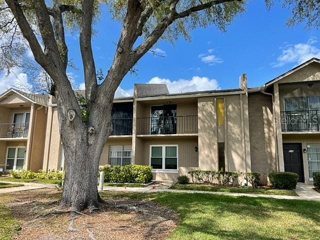 1st image of 860 TOWN CIRCLE #119