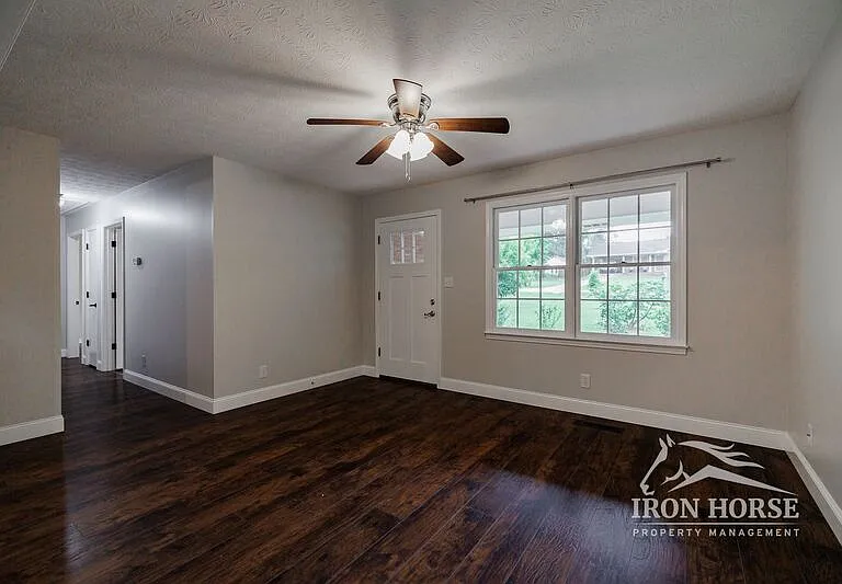 131 Plantation Rd — Photo 2