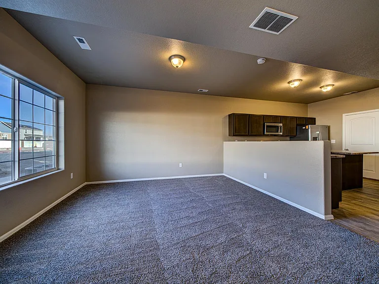 7685 Forest Meadows Ave — Photo 12