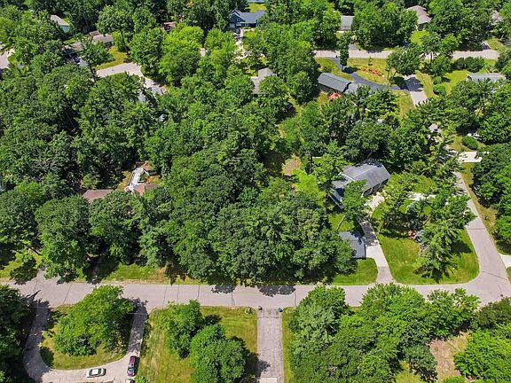 3rd image of 2261 BEECHWOOD DRIVE