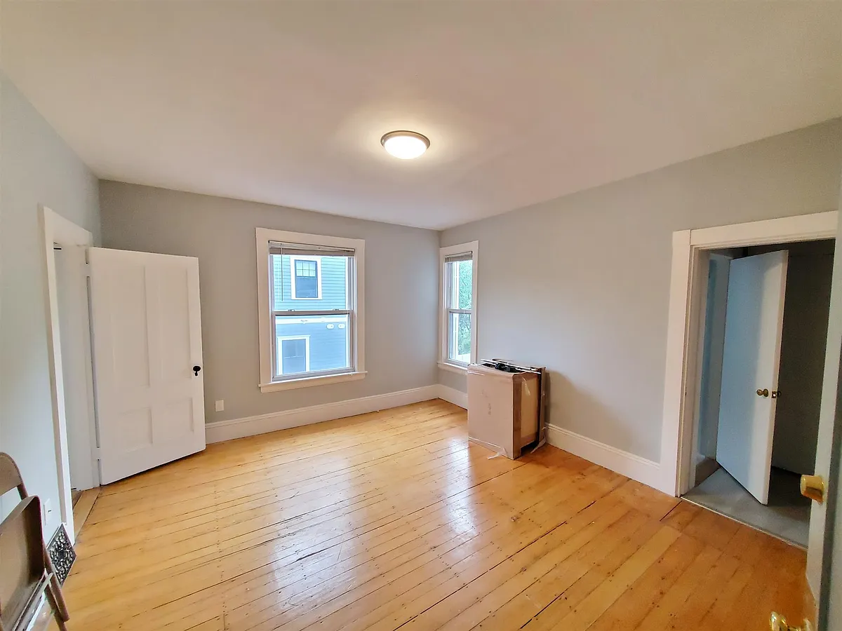 Building Photo - 134 Highland Ave #4