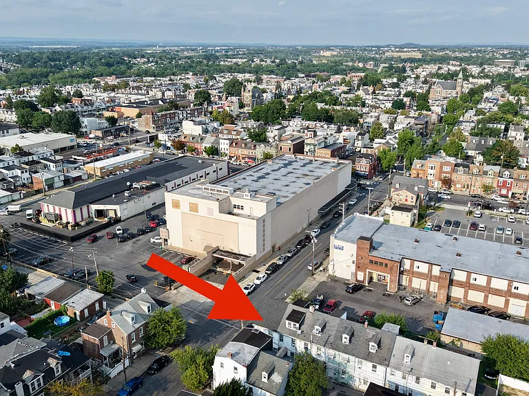 547 N Silk St — Photo 35