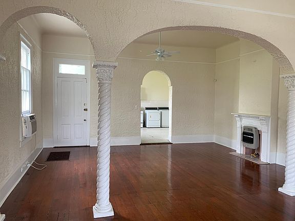 2nd image of 2522 Ursulines Ave