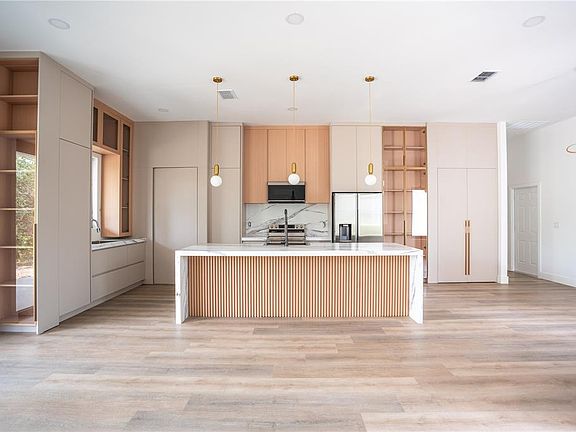 4th image of 13 NEMESIA COURT E