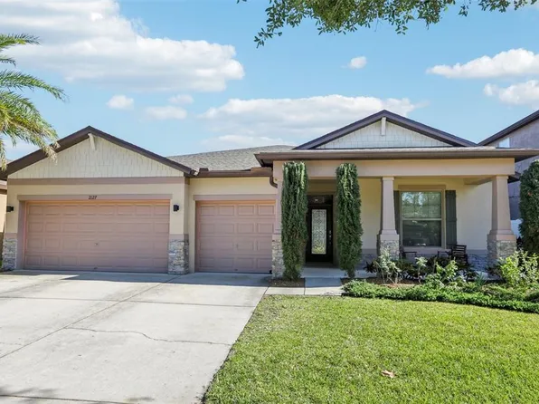 2127 Landside Dr, Valrico, FL 33594