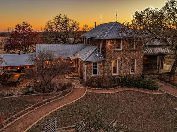 2969 County Ln #422, Talpa, TX 76882