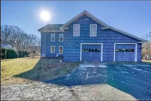 3rd image of 15 Webster St