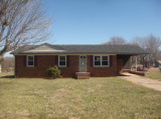 7706 Locust Grove Dr, Browns Summit, NC 27214