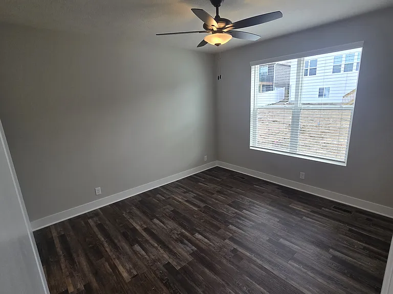 17523 Greenleaf St — Photo 14