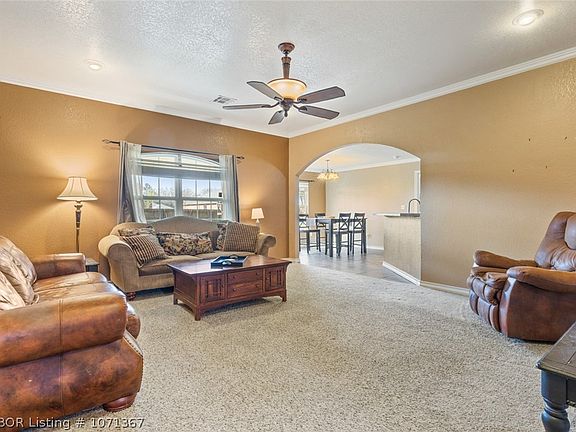 3rd image of 1202 Veteran Ave