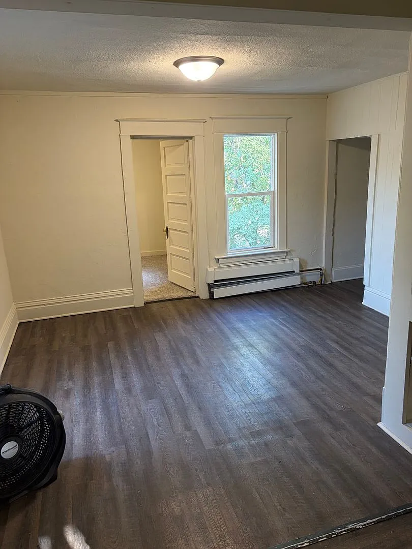 Ward 891 - 220 5th Ave SW — Photo 1