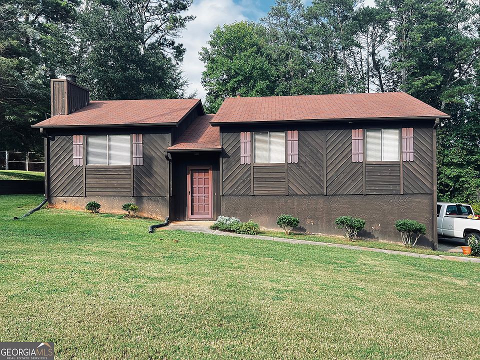 1st image of 151 Castleair Dr NE