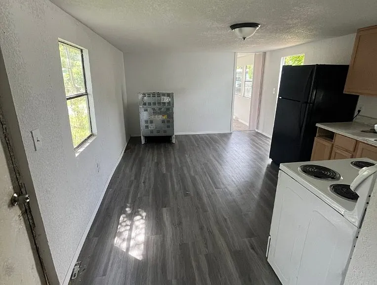 30 Wafford St — Photo 2