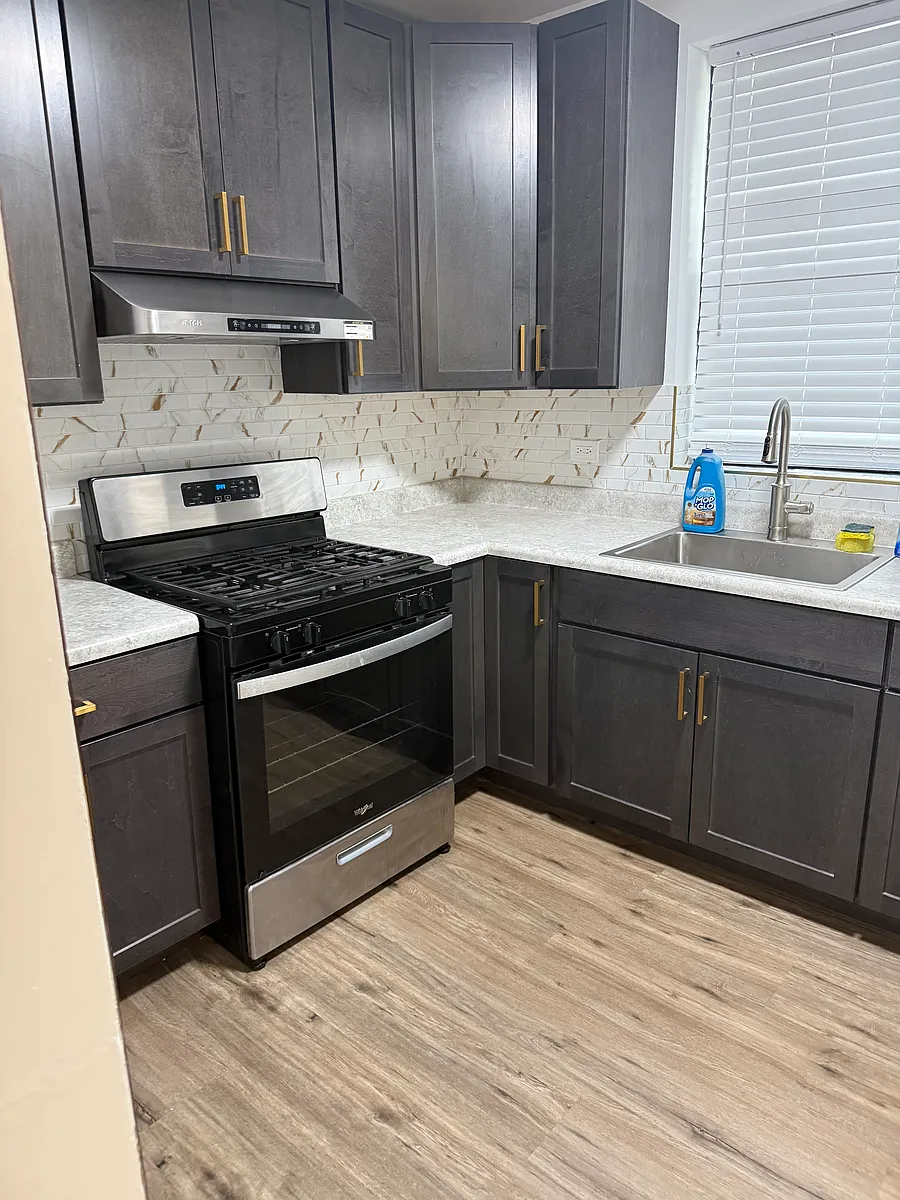 Building Photo - 6124-26 N Talman Ave #1N