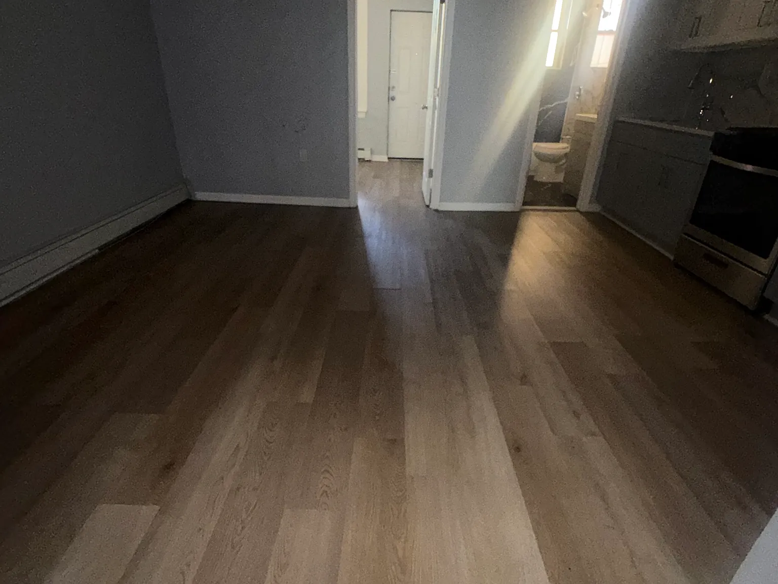 3 bed, 900 sqft, $2,350 — Photo 2