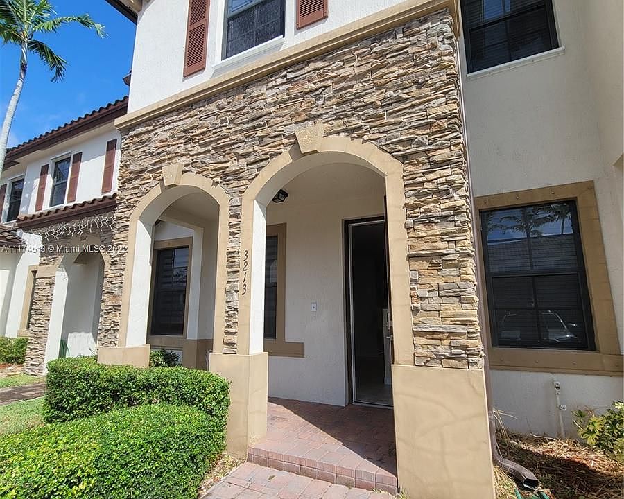 1st image of 3213 SE 5th Ct #3213