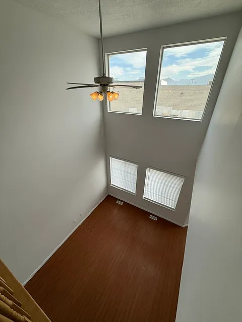 3 bed, 2.5 bath, 1404 sqft, $2,250 — Photo 4
