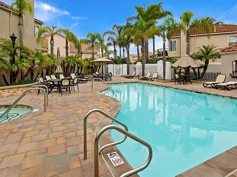 1801 Capetown Cir — Photo 23