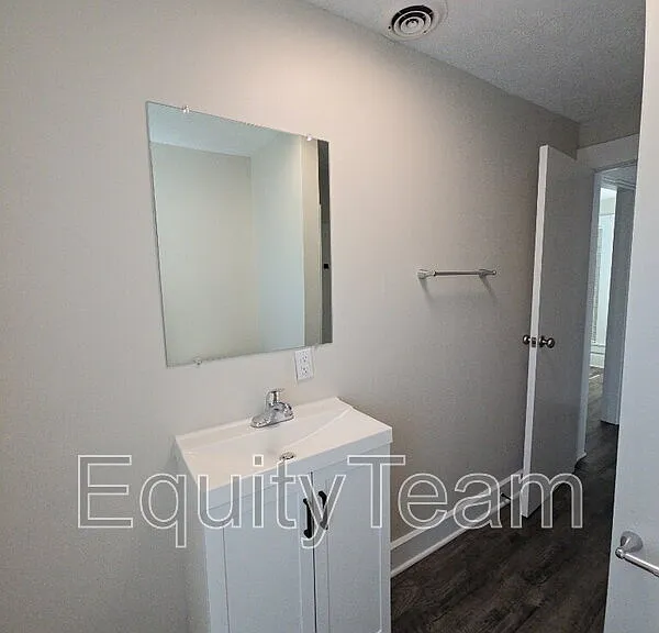 128 N River St #B — Photo 6