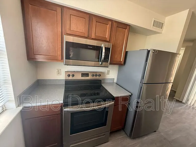 4601 Carlisle Blvd NE #H1 — Photo 6