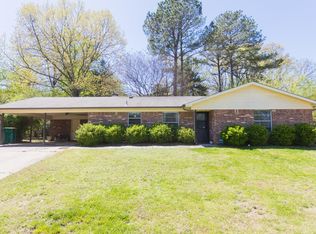 909 W 17th Ter, Russellville, AR 72801