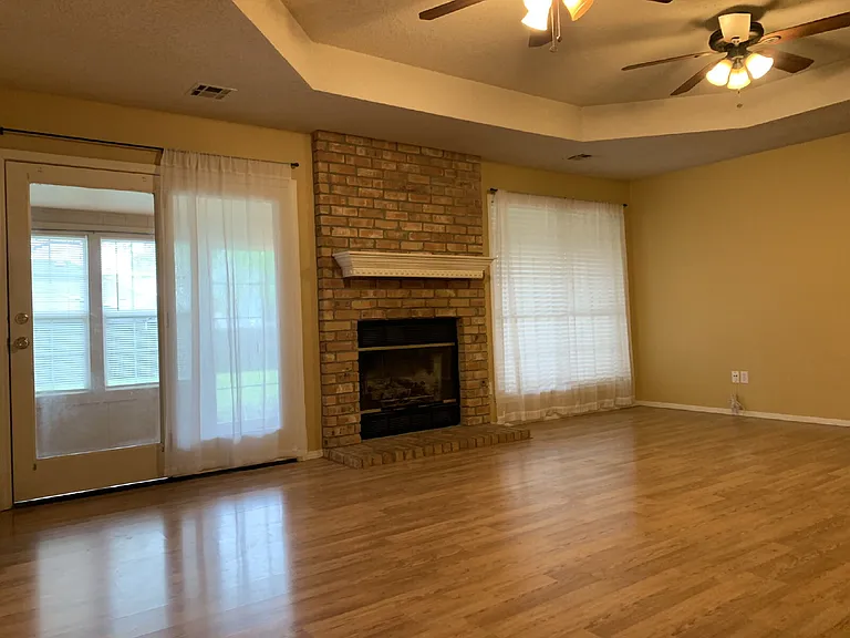 1302 N Flamingo Rd — Photo 3