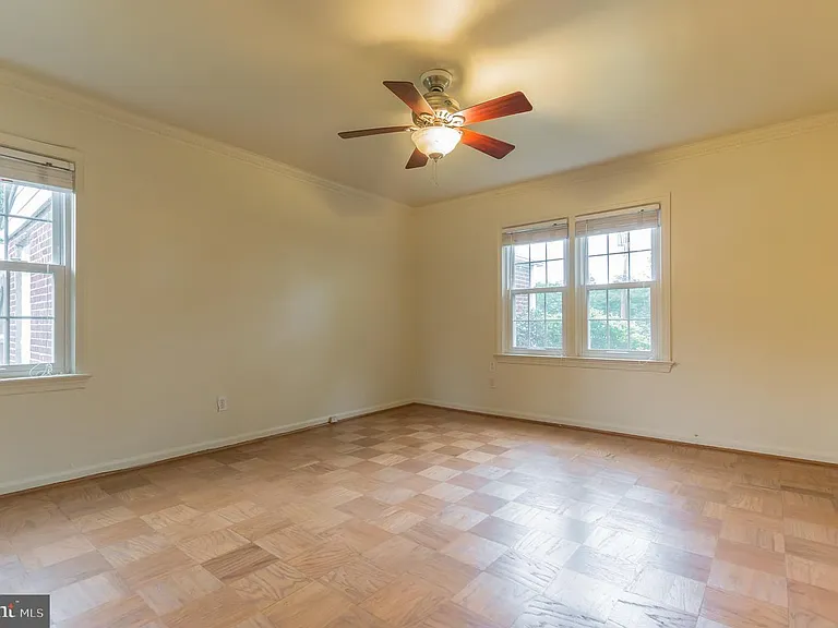 9702 Bellevue Dr — Photo 20