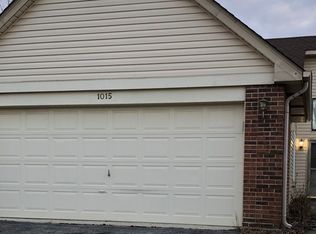 1015 Pheasant Run Ln, Aurora, IL 60504