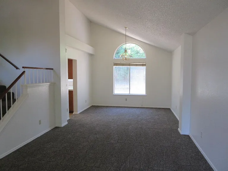 993 E Edgemont Dr — Photo 4