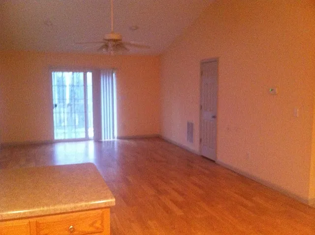 2 bed, 1.5 bath, $1,500 — Photo 4