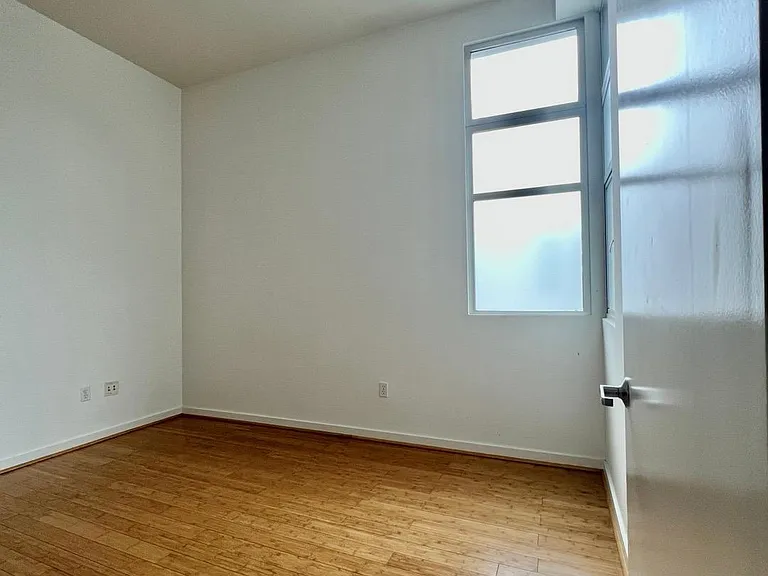 238 S Arroyo Pkwy — Photo 9