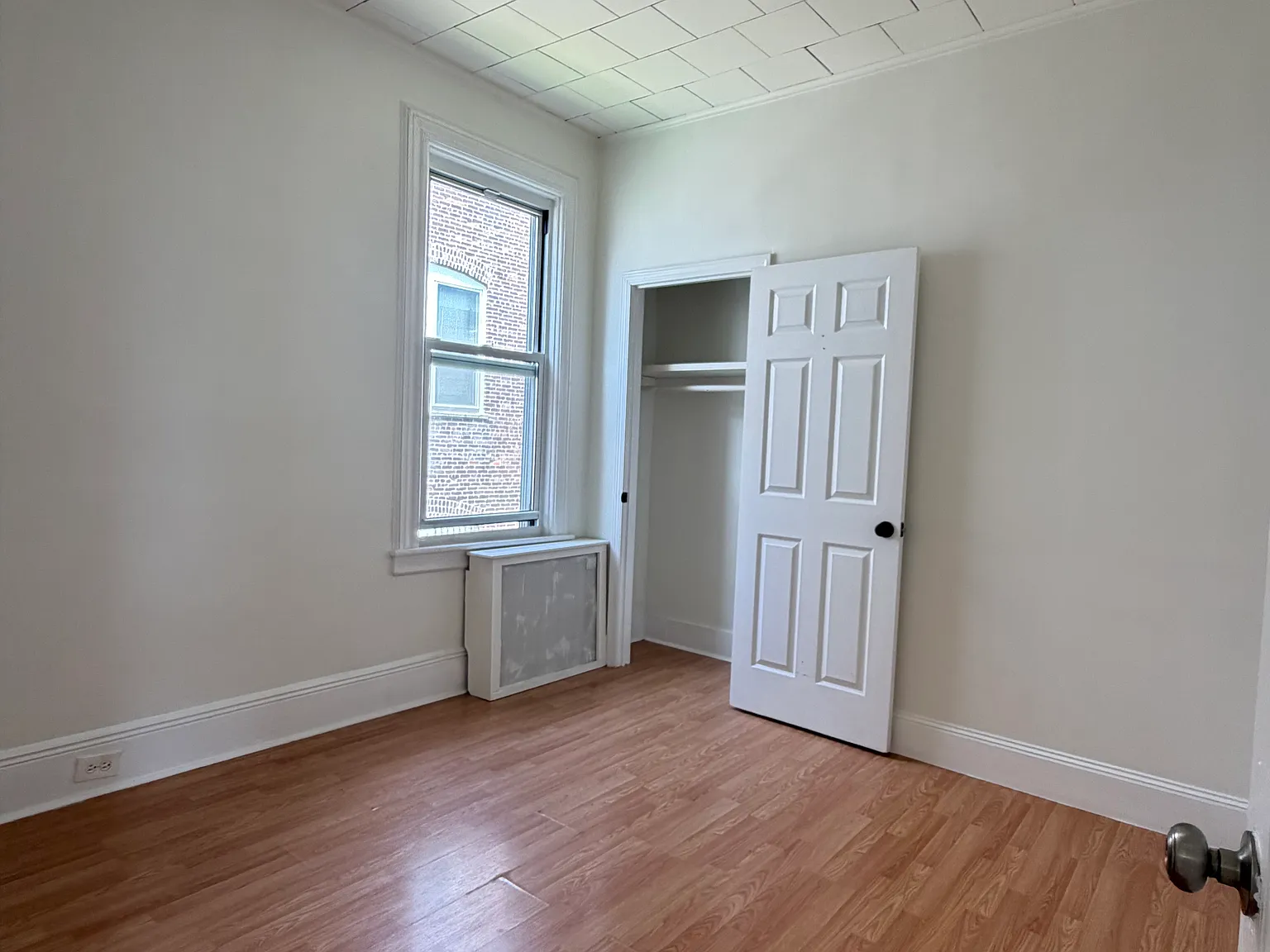 3 bed, 1100 sqft, $3,000 — Photo 4