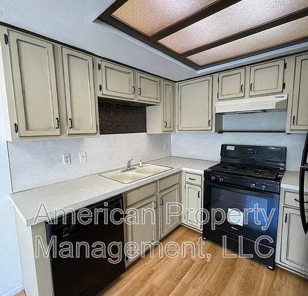 6185 S Zunis Ave — Photo 10