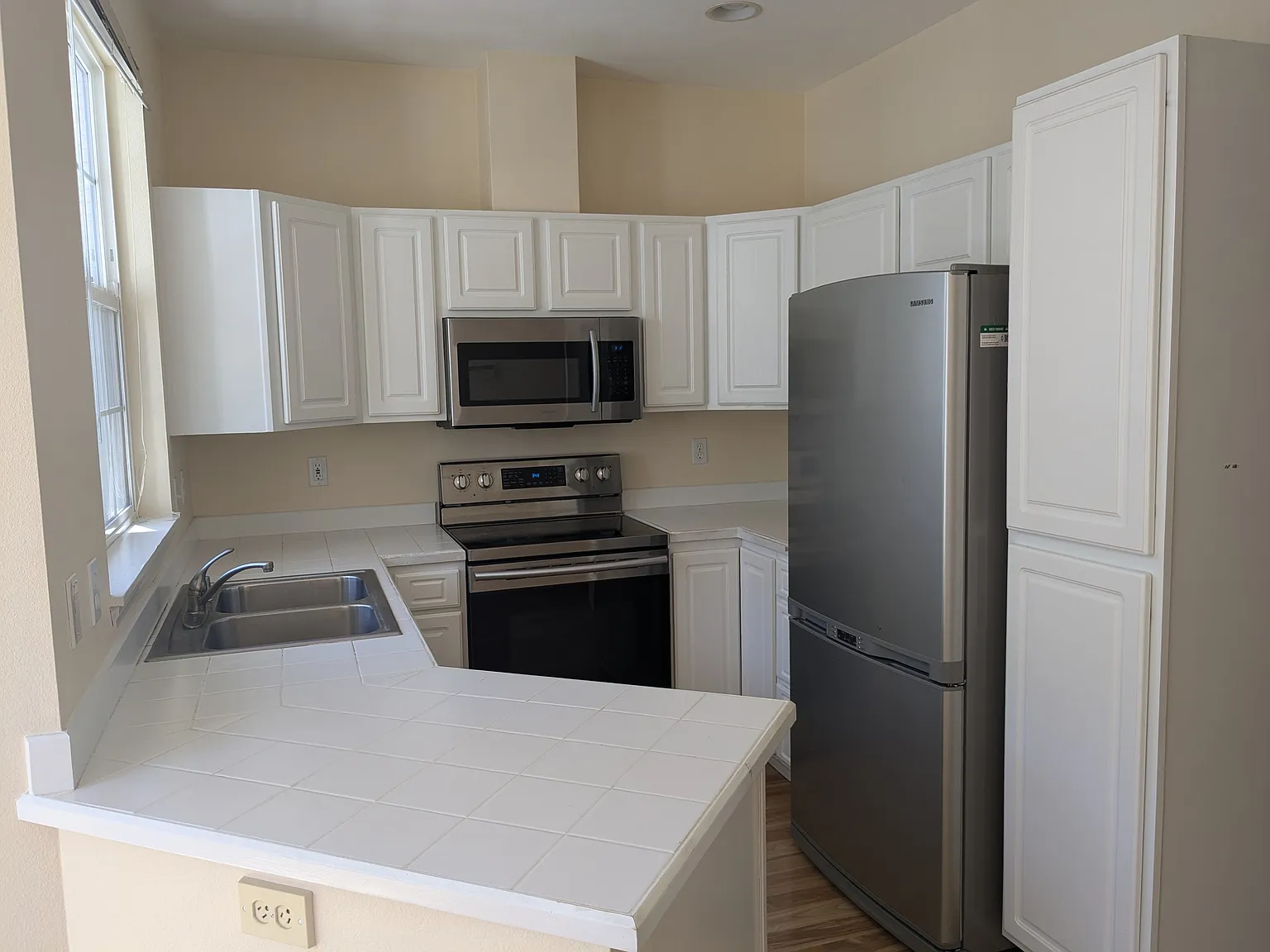 2 bed, 1500 sqft, $2,995 — Photo 4