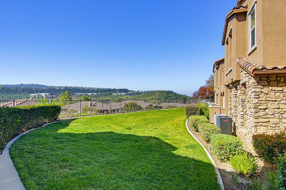 Building Photo - 12680 Creekview Dr #143