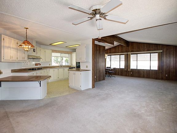 3rd image of 42 Millbrook Cir