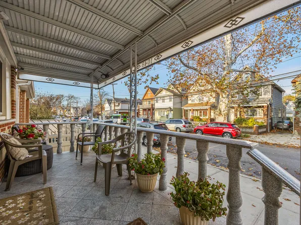 1048 East 94th Street image 17 of 23