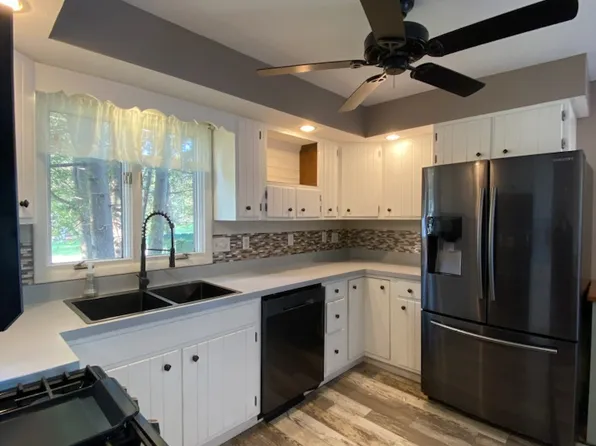 (undisclosed Address), Lakewood, NY 14750