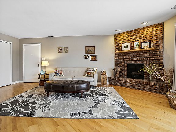 4th image of 7434 W 153rd St Unit 3