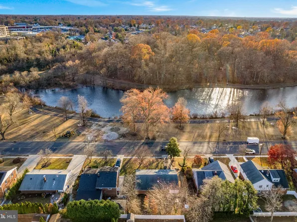 1061 Lakeshore Dr, Collingswood, NJ 08108