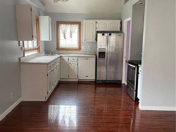 5th image of 18601 Rockland Ave